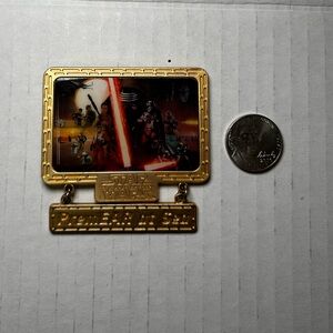 Gold Star Wars The Force Awakens PremEAR at Sea  Limited edition Disney Pin DCL